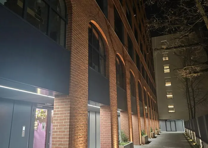 Urocze Gniazdko W Centrum Poznania * Познань